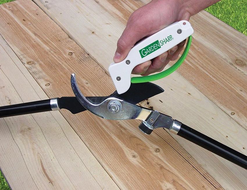 AccuSharp GardenSharp Tool Sharpener Model 006C - Image 2